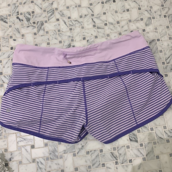 Lululemon womens size 8 purple striped shorts - Picture 2 of 3